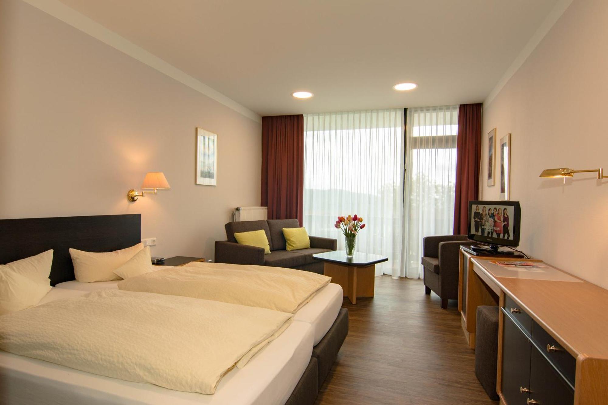 Garni Hotel & Ferienwohnungen Seeschloesschen Waldeck  Exterior photo